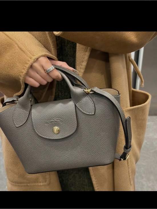 Longchamp Handbags - NWT Longchamp Epure XS